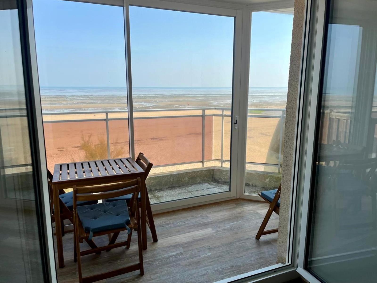 Mettons Les Voiles - Appt Vue Mer Avec Loggia Bernières-sur-Mer Dış mekan fotoğraf