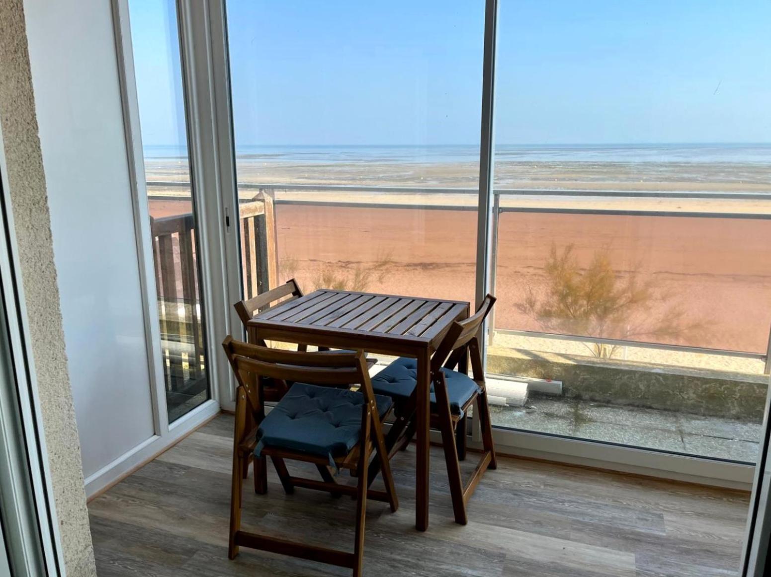 Mettons Les Voiles - Appt Vue Mer Avec Loggia Bernières-sur-Mer Dış mekan fotoğraf