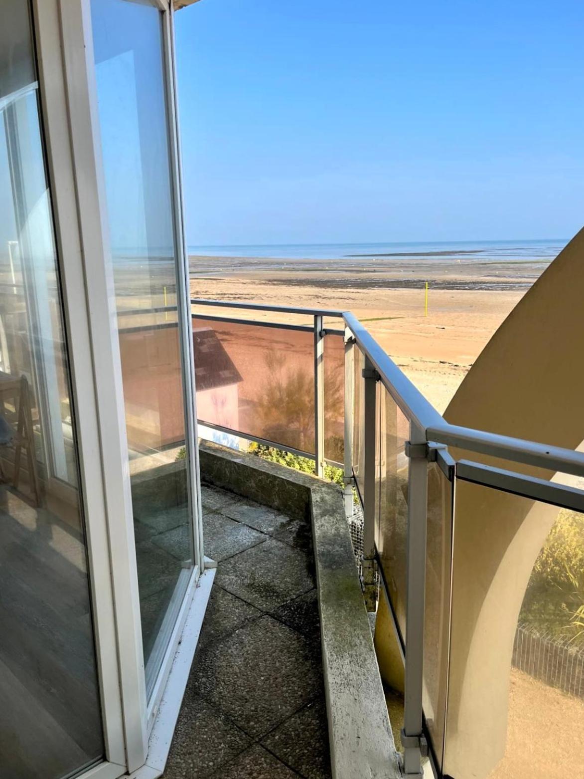Mettons Les Voiles - Appt Vue Mer Avec Loggia Bernières-sur-Mer Dış mekan fotoğraf