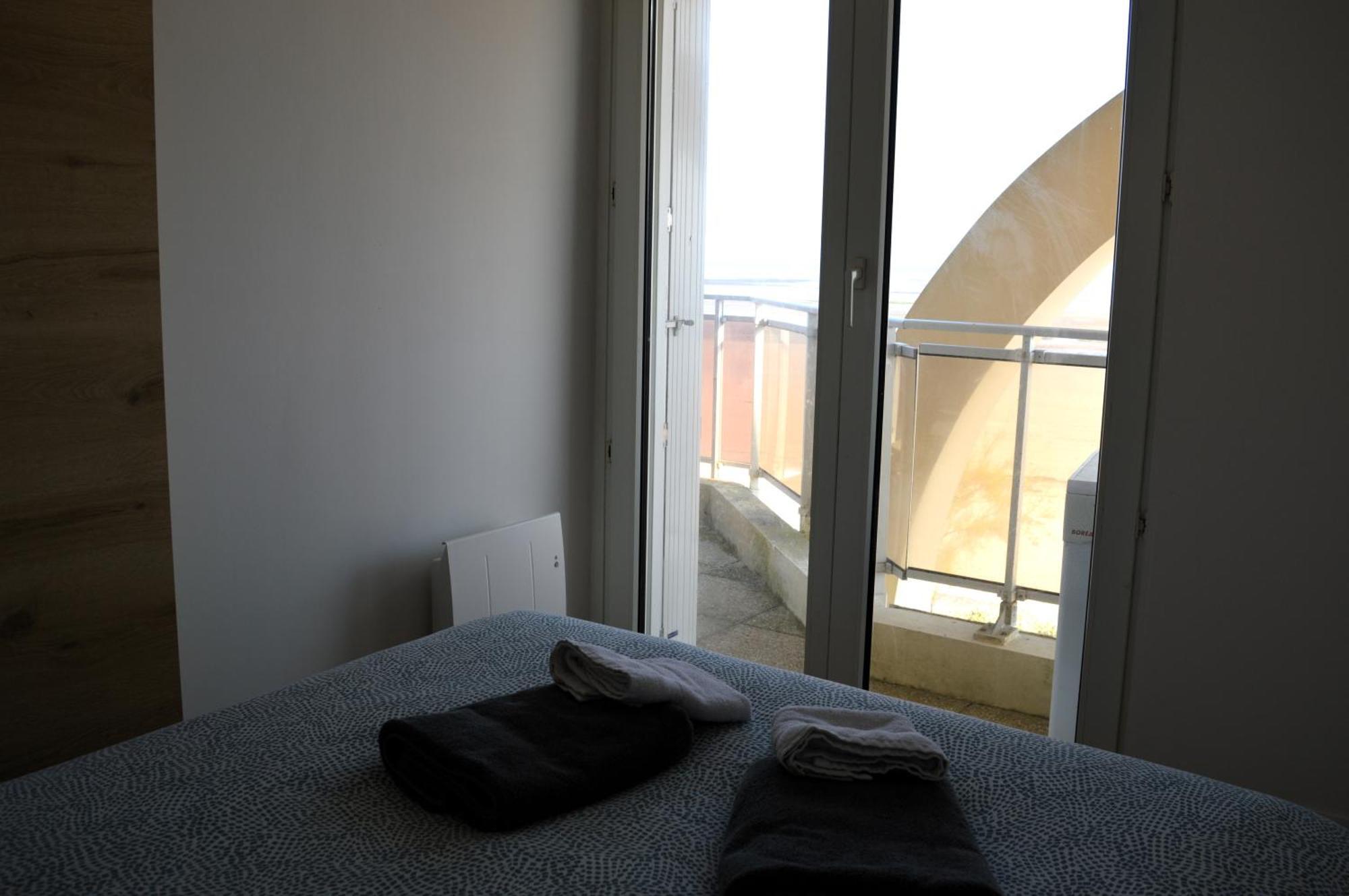 Mettons Les Voiles - Appt Vue Mer Avec Loggia Bernières-sur-Mer Dış mekan fotoğraf
