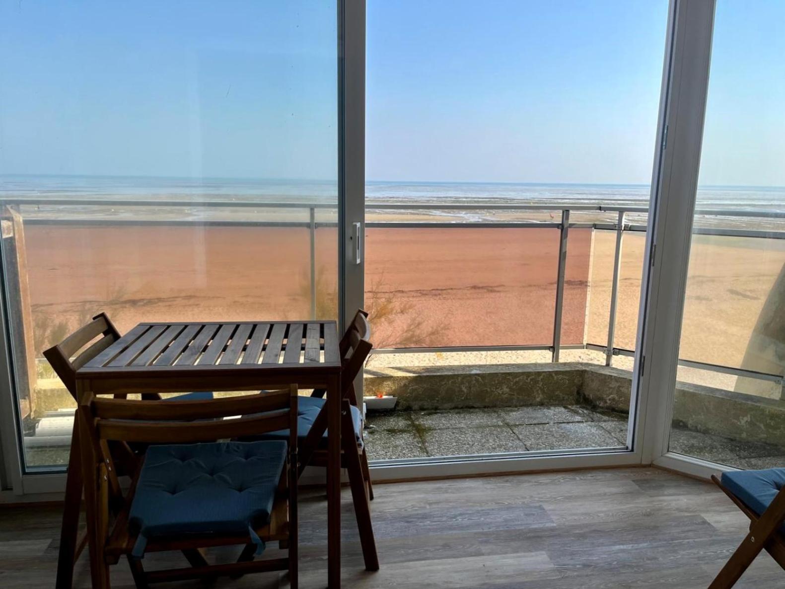 Mettons Les Voiles - Appt Vue Mer Avec Loggia Bernières-sur-Mer Dış mekan fotoğraf