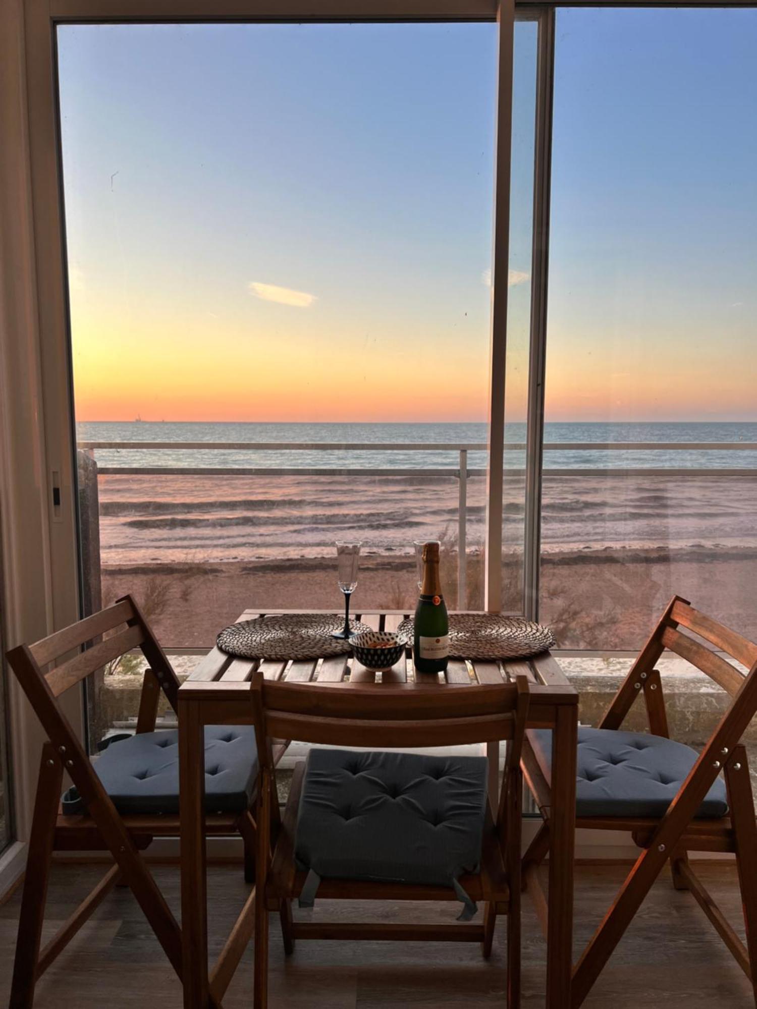 Mettons Les Voiles - Appt Vue Mer Avec Loggia Bernières-sur-Mer Dış mekan fotoğraf