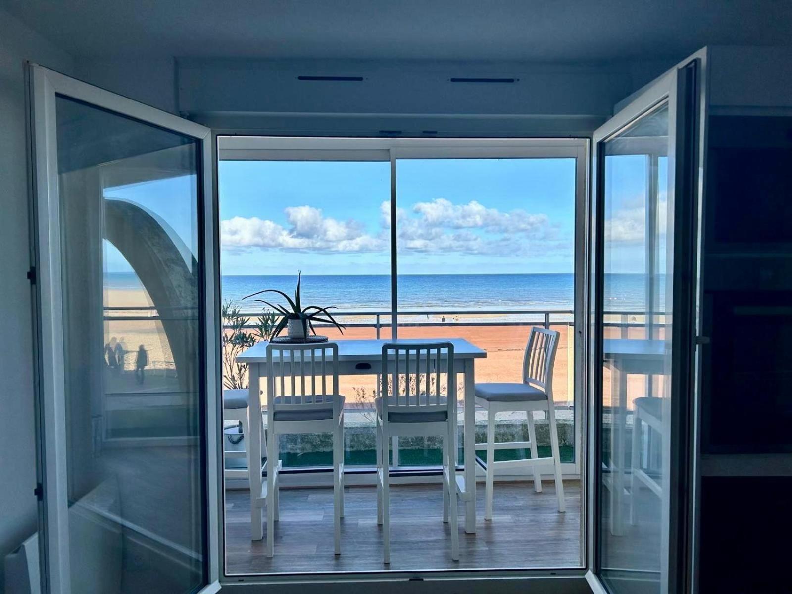 Mettons Les Voiles - Appt Vue Mer Avec Loggia Bernières-sur-Mer Dış mekan fotoğraf